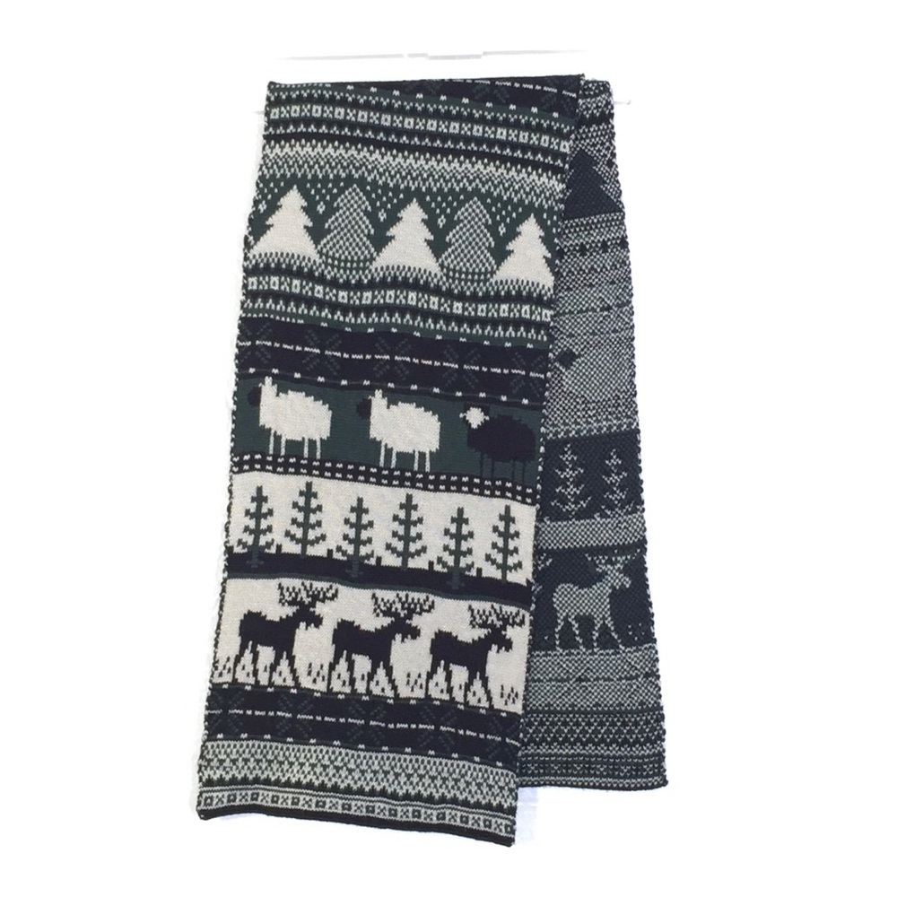 Woolrich Men’s Christmas Forest Animal Scarf
